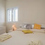 公寓 White 阿沃拉