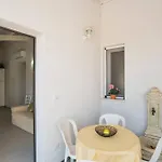 White 阿沃拉