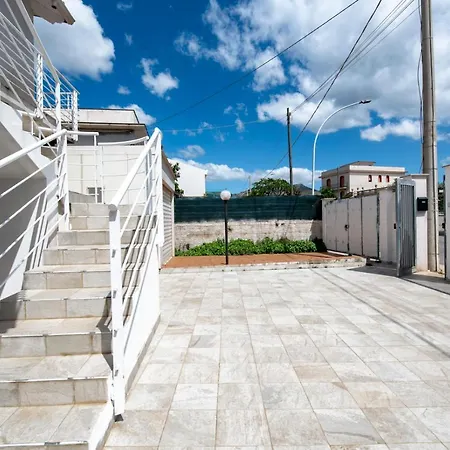 White Appartement Avola