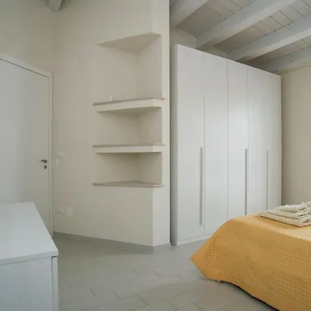 Апартаменты White *