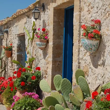 Апартаменты White Авола