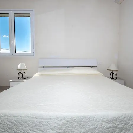 Apartment White *